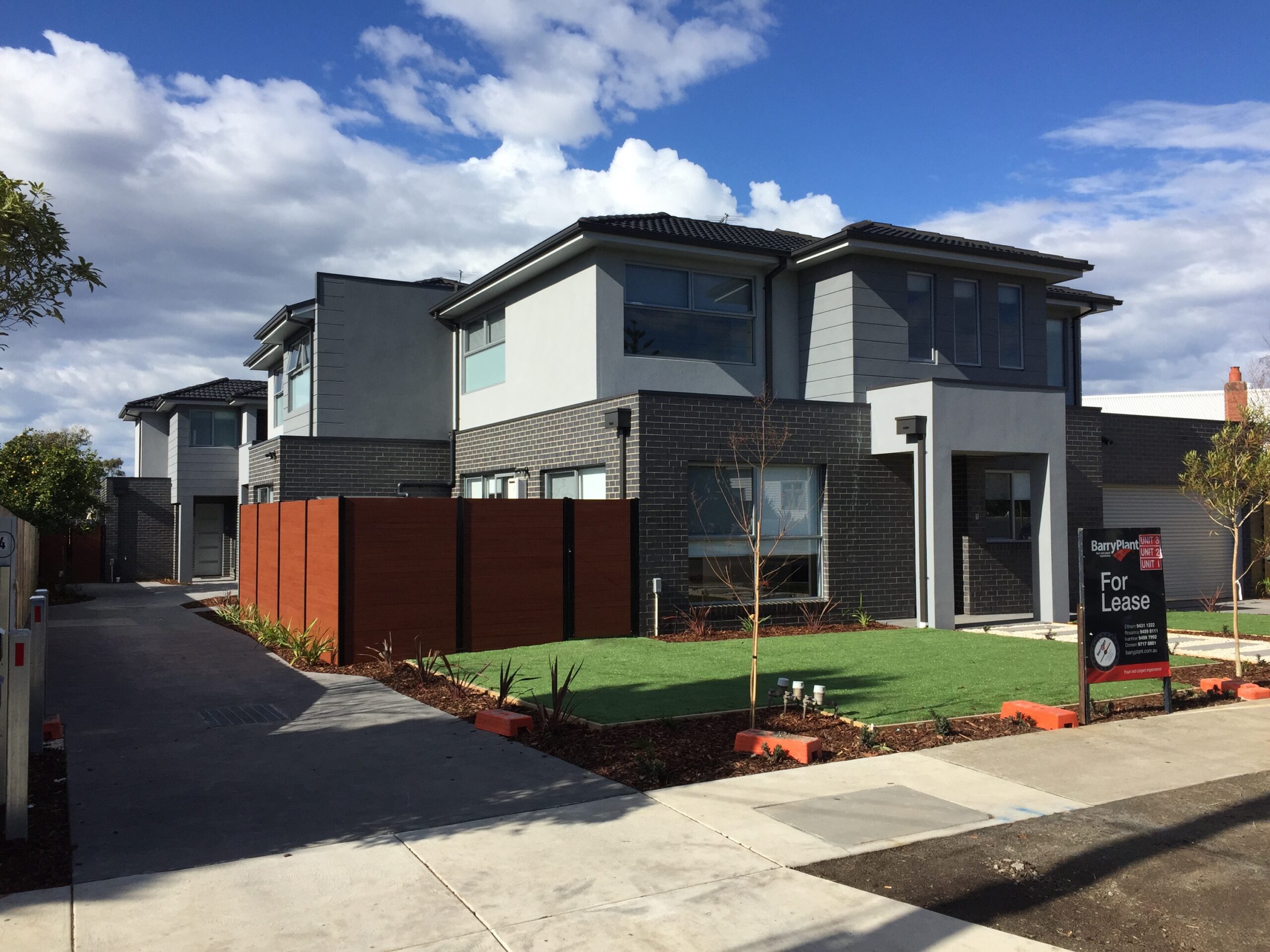 1. 1_4 Suffolk Street, Reservoir, Vic 3073- Front house