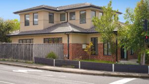 1. 71 Livingstone Street Ivanhoe - Front