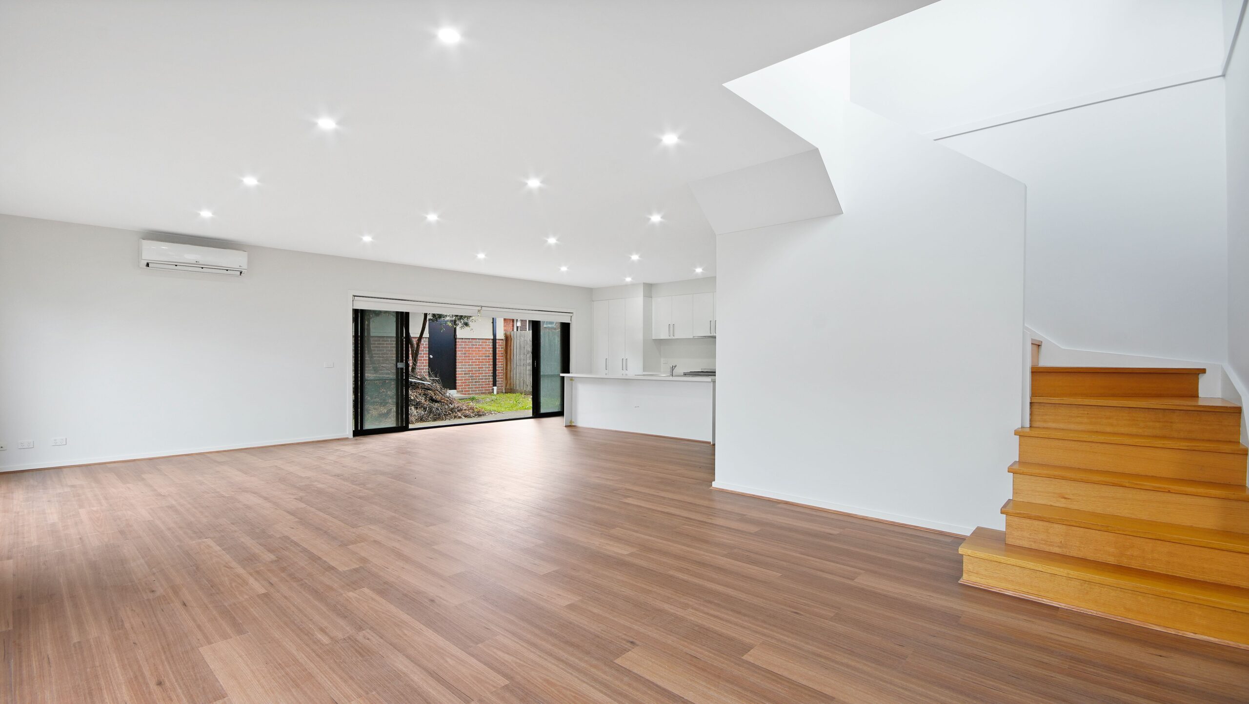 3. 71 Livingstone Street Ivanhoe - Living Area 2