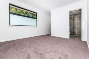 4. 6 Shelley St, Heidelberg Heights VIC 3081 - Main Bedroom