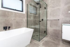 5. 6 Shelley St, Heidelberg Heights VIC 3081 - Main Bathroom